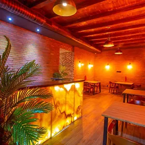 https://royal-inn.alltbilisihotels.com